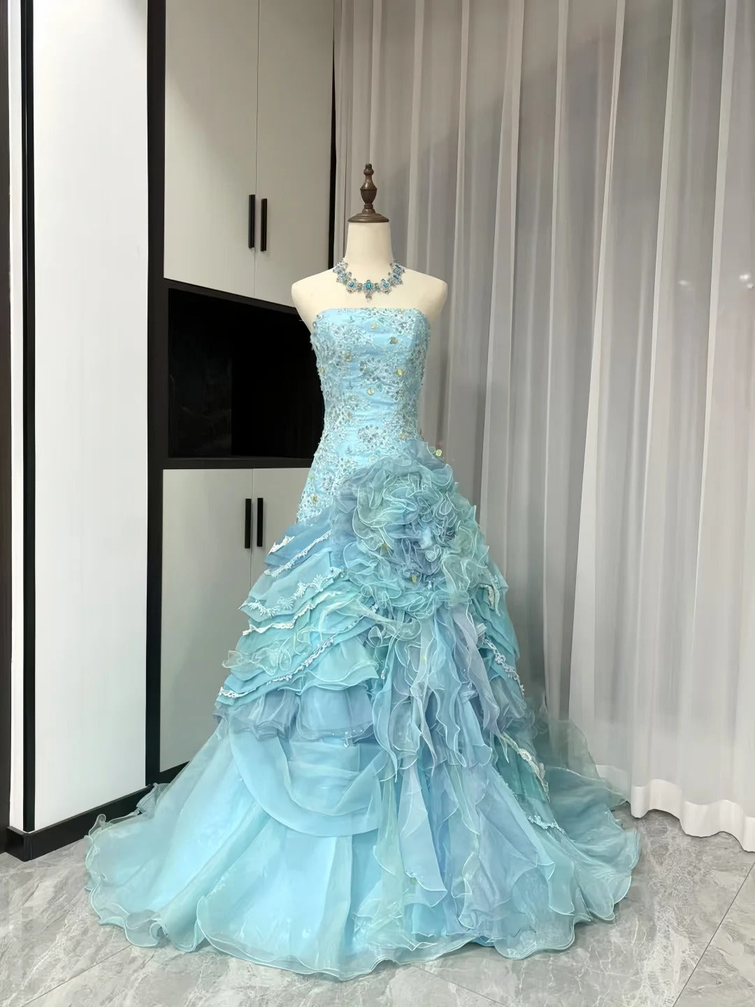 Stunning Blue Strapless A-Line Tulle Sequined Train Wedding Dress RF0834