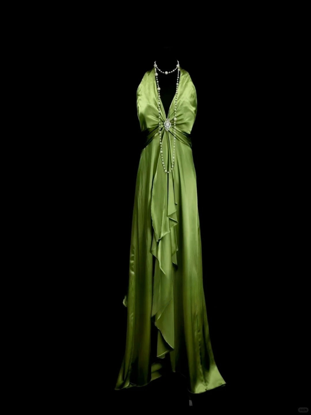 Superbe robe de soirée longue en satin vert à col en V, RF0850