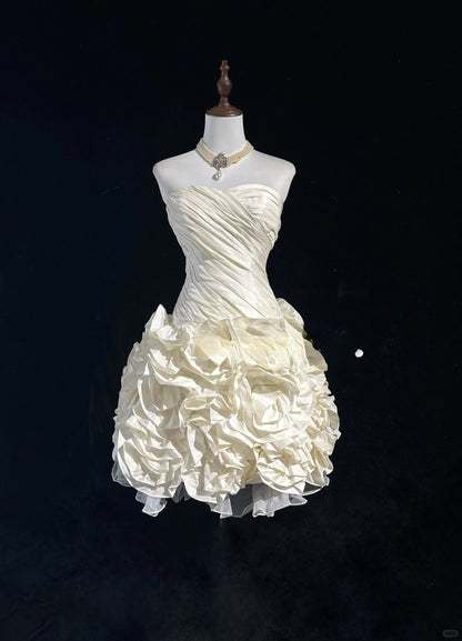 Robe de soirée courte moulante en satin, abricot, décolleté en cœur, RF0872
