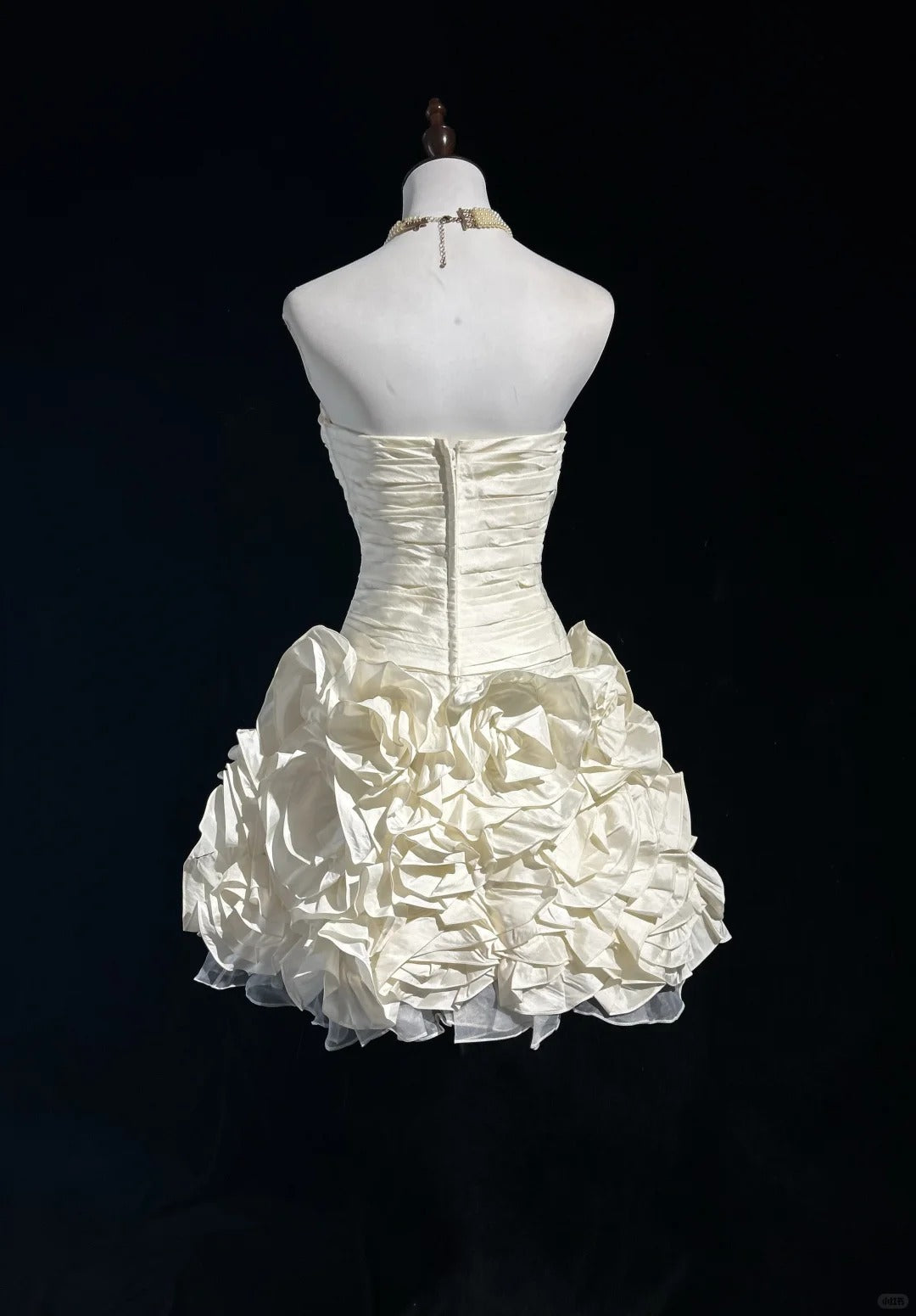 Robe de soirée courte moulante en satin, abricot, décolleté en cœur, RF0872