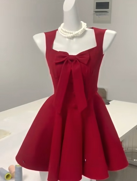 Elegant Burgundy Square Neck A-Line Satin Short Prom Dresses  RF0876