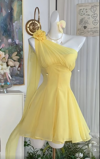 Robe de bal courte en tulle jaune asymétrique, coupe trapèze, pour anniversaire et fête, RF0885