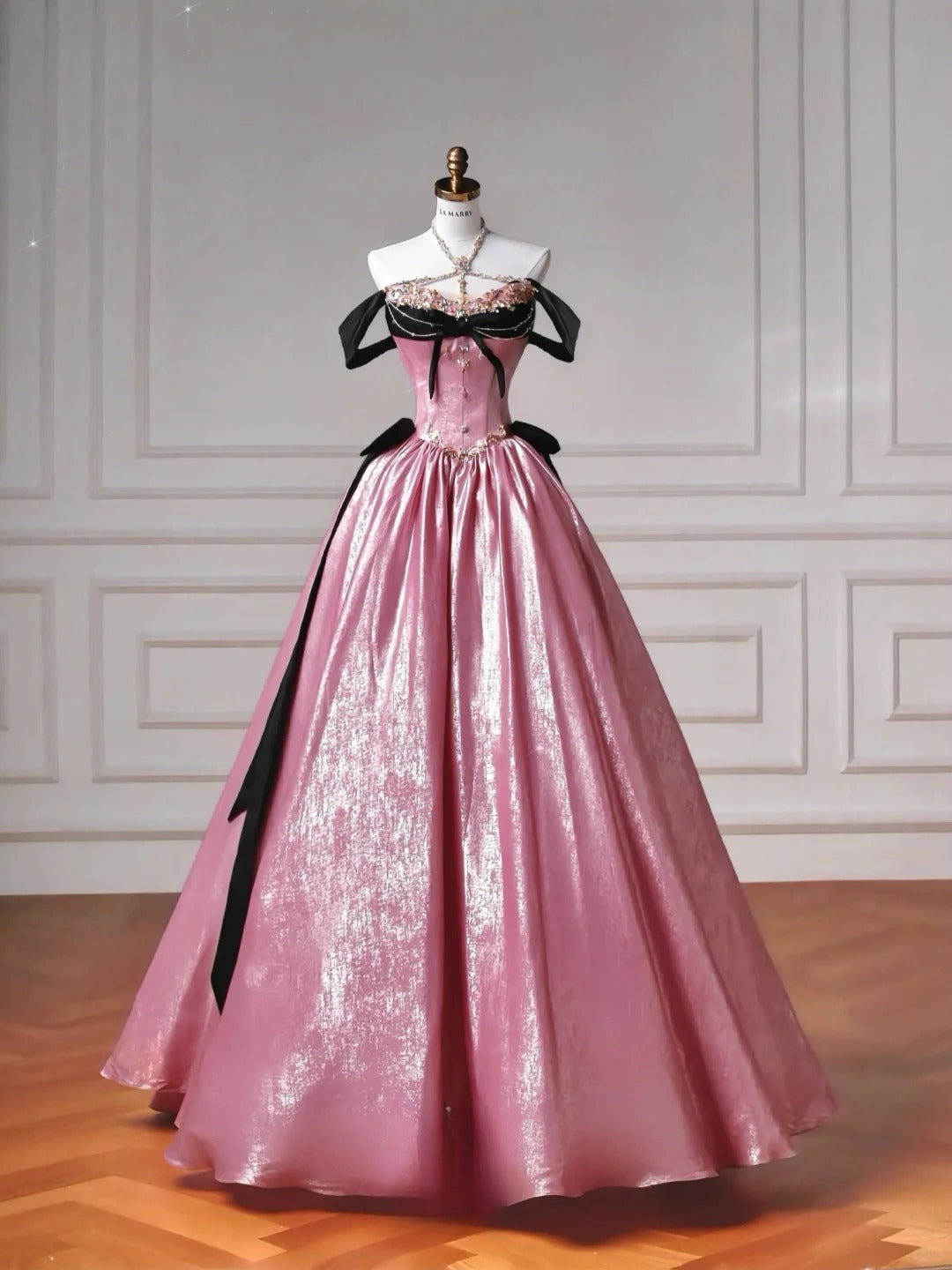 Märchenhaftes rosa V-Ausschnitt A-Linie Satin Langes Ballkleid Süßes HochzeitskleidRF0969