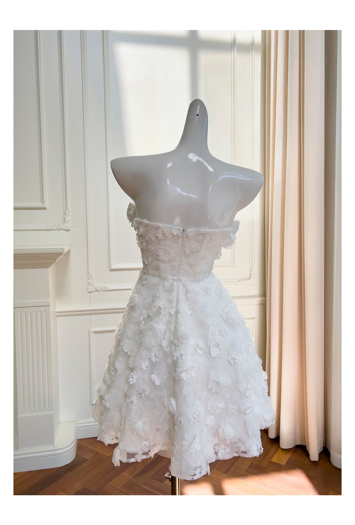 Elegant Spaghetti Strap A-Line Tulle Short Wedding Dress, White Homecoming Dress with Applique RF0980