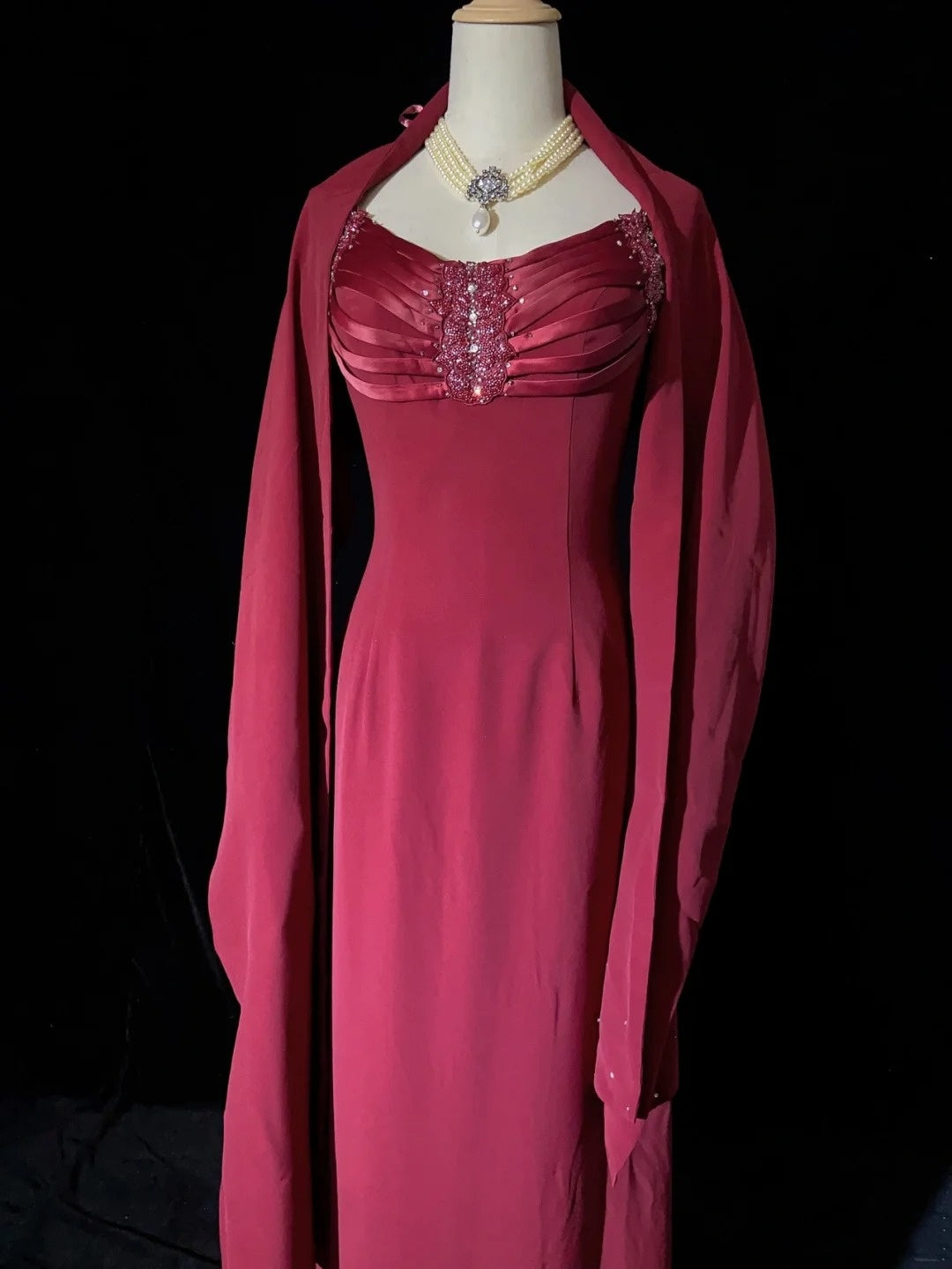 Robes de bal intemporelles en ligne A, bretelles spaghetti, mousseline bordeaux, avec cape, perles, longues tenues de soirée N3203