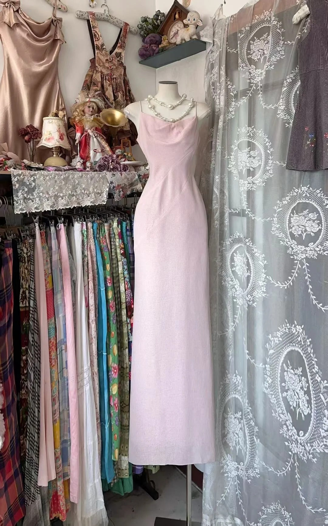 Robe de bal longue rose vintage à bretelles spaghetti et coupe trapèze N1953
