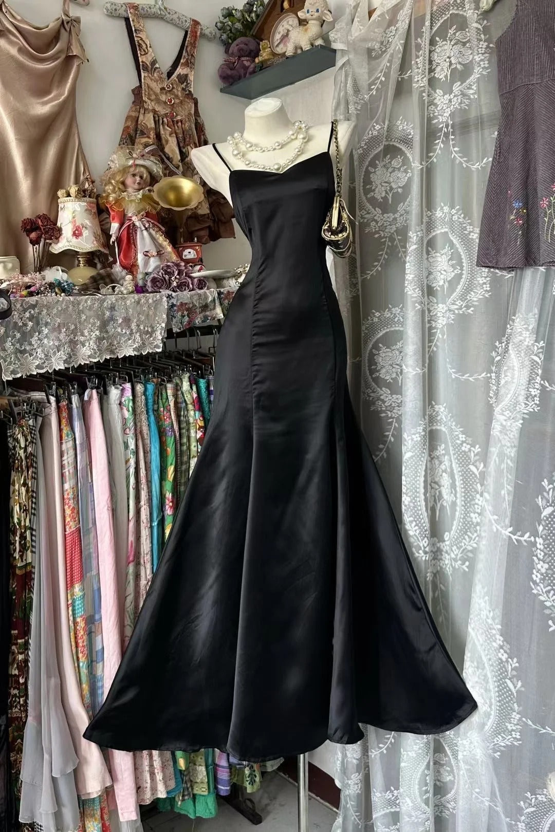 Vintage-Abendkleider im Meerjungfrauen-Stil mit Spaghettiträgern, schwarzem Satin, lang, inspirierend, formelle Partykleider N1975