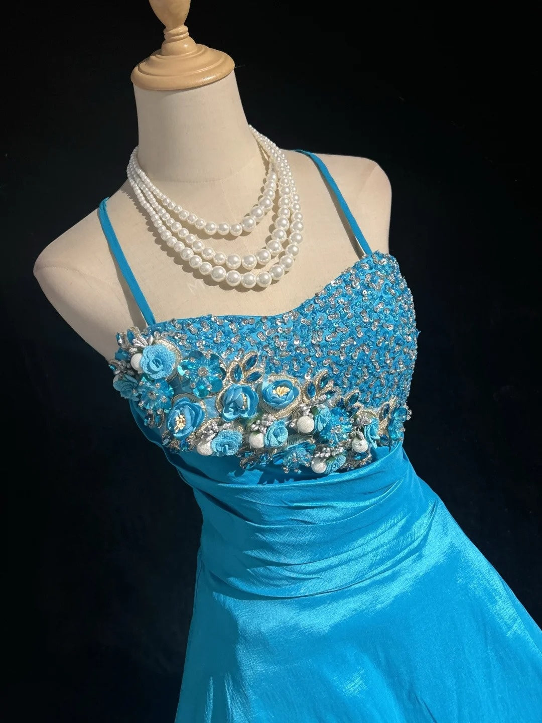 Jolie robe de soirée courte bleue à bretelles fines, avec jupe de bal, pour cocktail ou bal de promo N4218