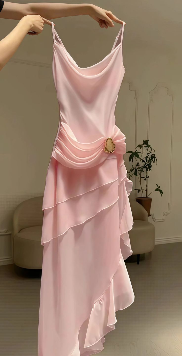 Robe de soirée sirène modeste à fines bretelles en mousseline ivoire plissée AB143