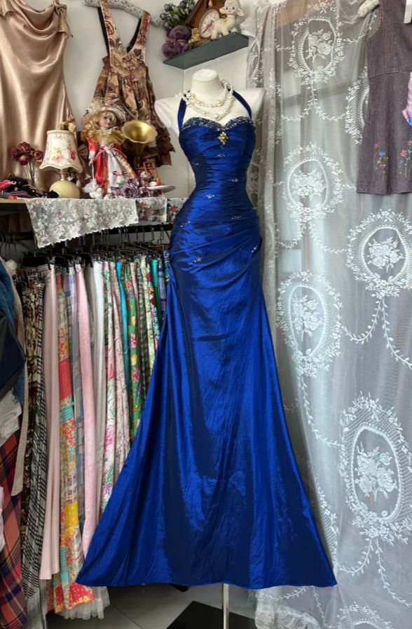 Vintage Neckholder Etuikleid, langes Ballkleid, perlenbesetzter Satin, blaues Abendkleid, ärmelloses Geburtstagskleid N1781
