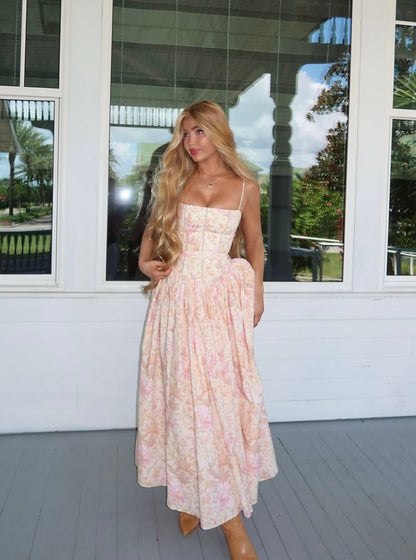 Robe de soirée longue trapèze en satin rose à fines bretelles et imprimé floral, idéale pour les adolescentes (AB625)