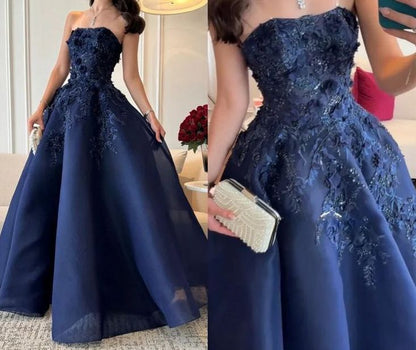 Robe de bal élégante bleu marine sans bretelles, ornée d'appliques, coupe trapèze, référence AB512