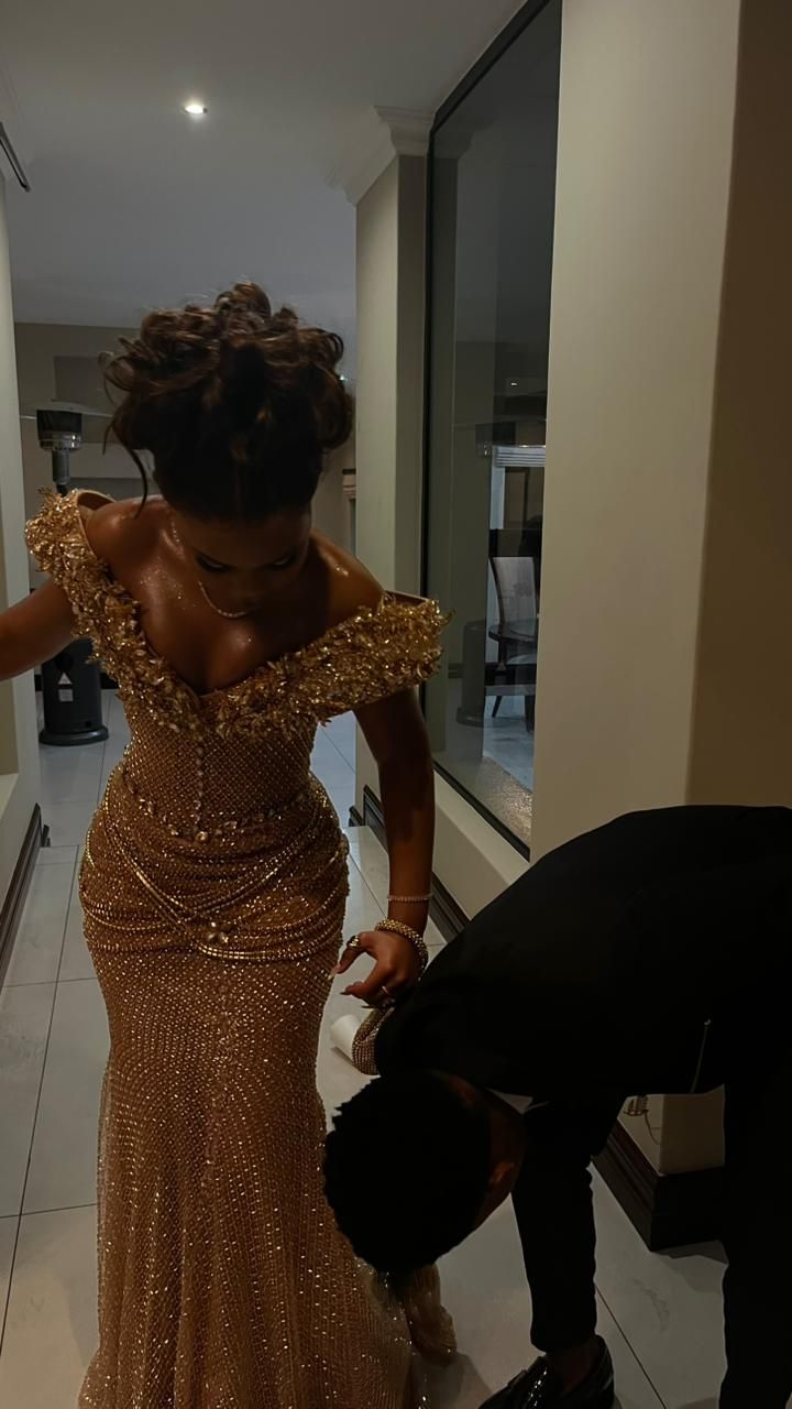 Glitzerndes Meerjungfrauen-Abendkleid mit schulterfreiem Ausschnitt für schwarze Mädchen, goldfarben, paillettenbesetzt, perlenbesetzt, mit Kristallen, langes formelles Abendkleid mit Schlitz, N817