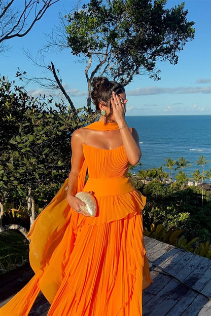 Bezauberndes orangefarbenes, trägerloses, ärmelloses Chiffon-Abendkleid in A-Linie mit Reißverschlussfalten AB996
