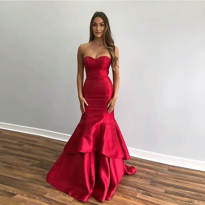 Einfaches, rotes Meerjungfrauen-Satinkleid mit Herzausschnitt für Damen, langes, formelles Ballkleid zum 22. Geburtstag AB1356