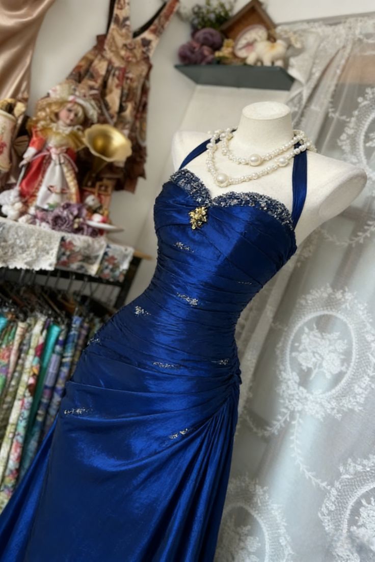 Vintage Neckholder Etuikleid, langes Ballkleid, perlenbesetzter Satin, blaues Abendkleid, ärmelloses Geburtstagskleid N1781