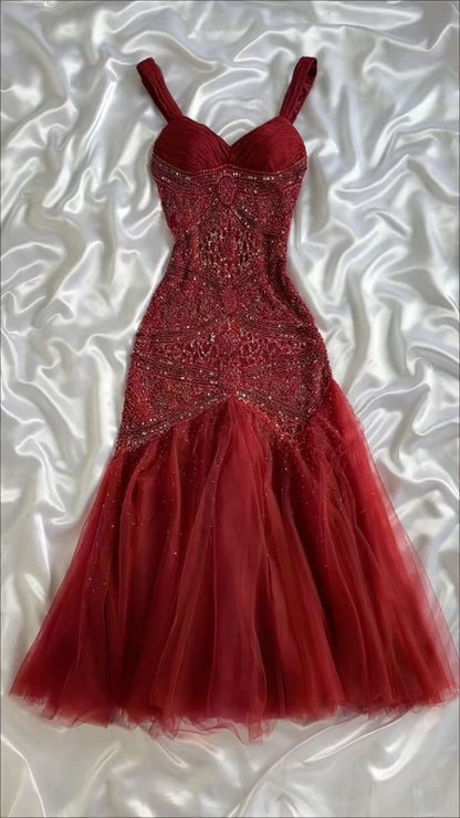 Elegantes Meerjungfrauen-Kleid aus burgunderrotem Tüll mit Perlen für Damen – langes, formelles Ballkleid zum 22. Geburtstag (AB1363)