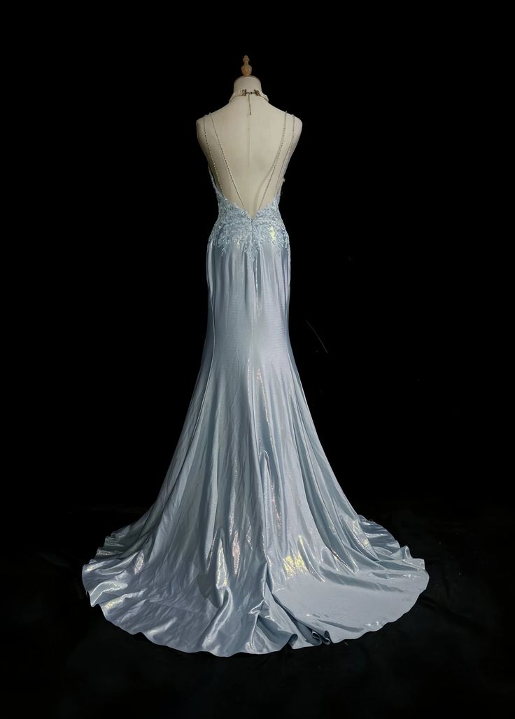 Elegantes blaues Spaghettiträger-Abendkleid mit plissiertem Herzausschnitt, sexy rückenfreiem Meerjungfrauenschnitt und perfekter Silhouette für Promi-Bankette und Abendveranstaltungen AB987