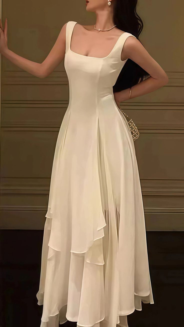Robe de soirée/bal en mousseline ivoire vintage et classique N2164