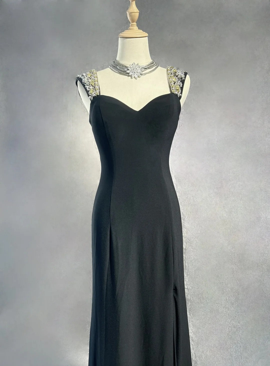 Robes de bal vintage en mousseline de soie noire avec fente, ligne A, bustier en cœur, perles années 70, robe de soirée N2567
