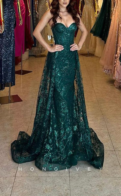 Robe de soirée sans bretelles, décolleté cœur, en satin pailleté, ornée d'appliques de sequins, AB650