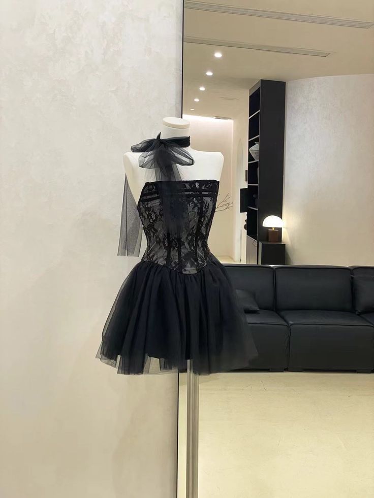 Glamorous A Line Strapless Tulle Lace Black Short Mini Homecoming Dresses Semi Formal Graduation Hoco Outfits RB4627