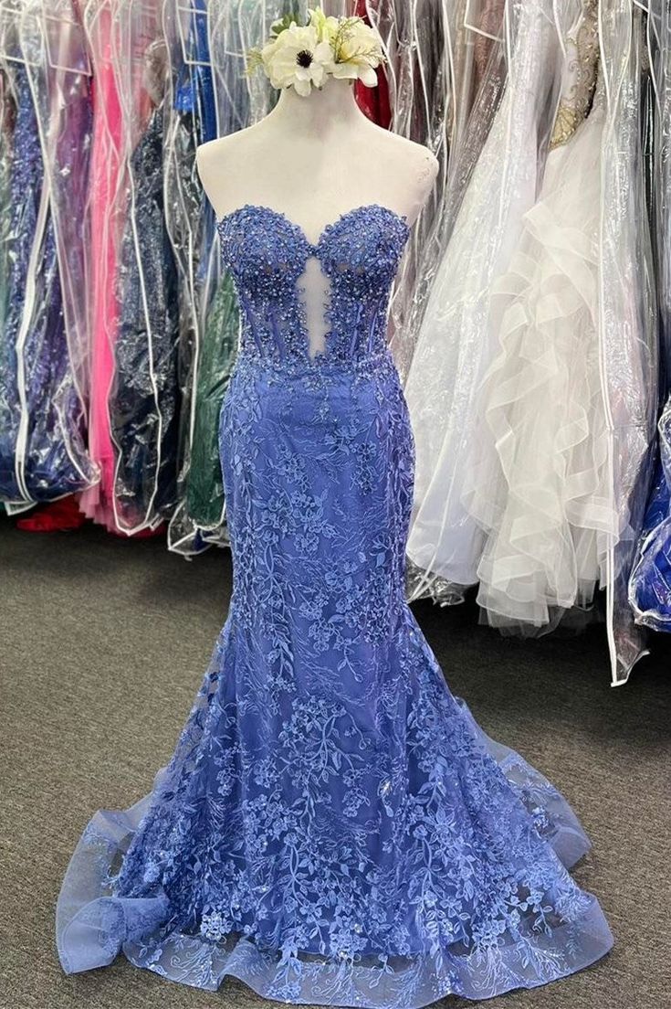 Langes, trompetenförmiges Ballkleid mit Spitzenapplikationen, Herzausschnitt und Schlüssellochausschnitt – Inspiration für formelle Abendkleider N248