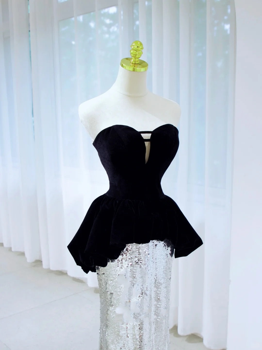 Sexy Meerjungfrau Sweetheart Schwarzes Oberteil Silber Pailletten Langes Ballkleid Partykleid 19. Geburtstag Outfits Abschlusskleid N2844