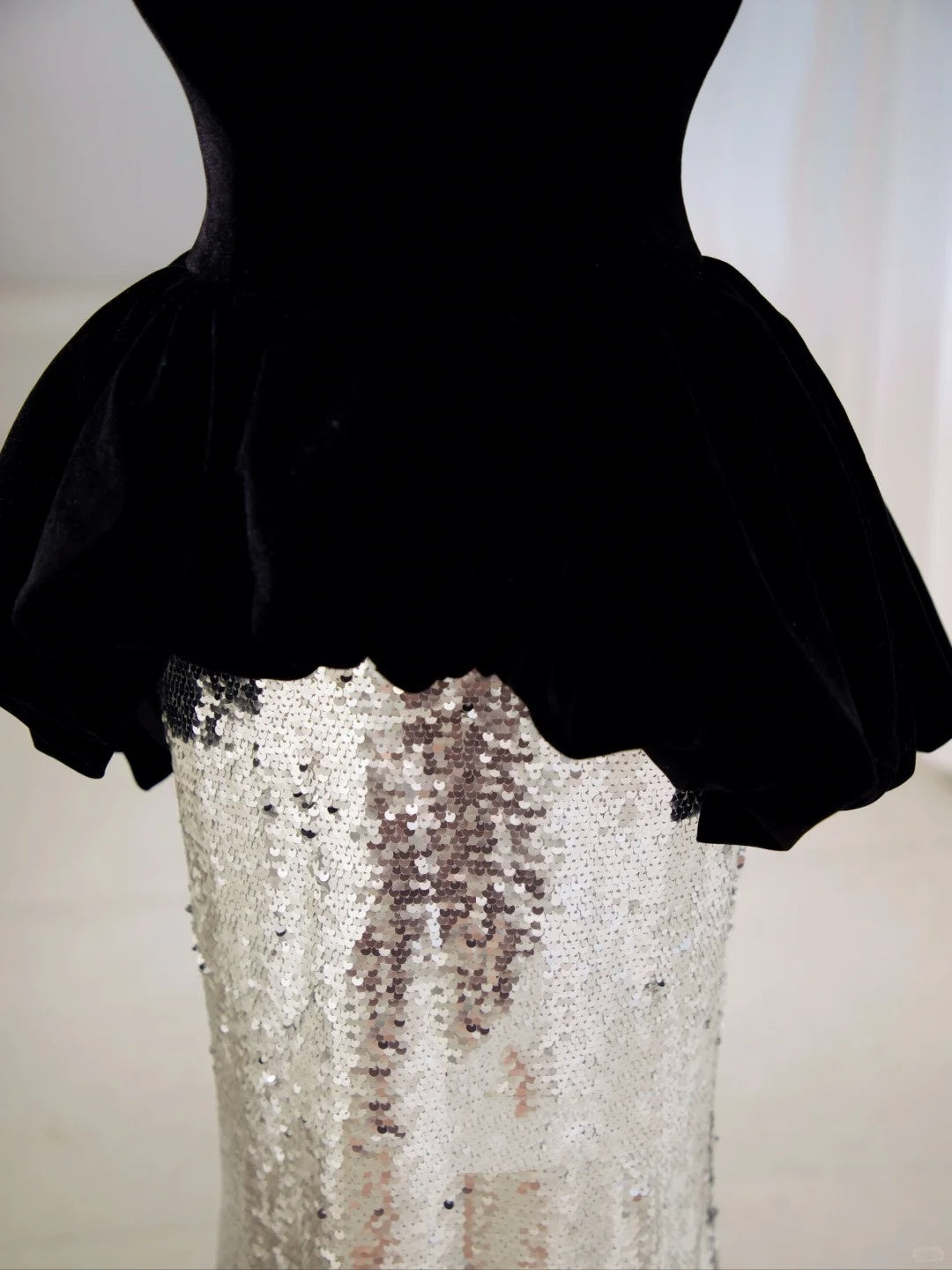 Sexy Meerjungfrau Sweetheart Schwarzes Oberteil Silber Pailletten Langes Ballkleid Partykleid 19. Geburtstag Outfits Abschlusskleid N2844