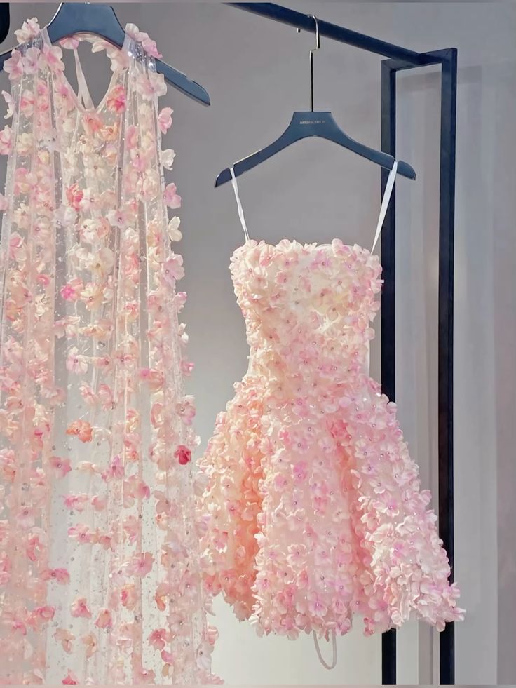 Robe de bal courte bustier rose en tulle à fleurs, idéale pour un 18e anniversaire, un bal de promo ou une soirée cocktail (AB301)