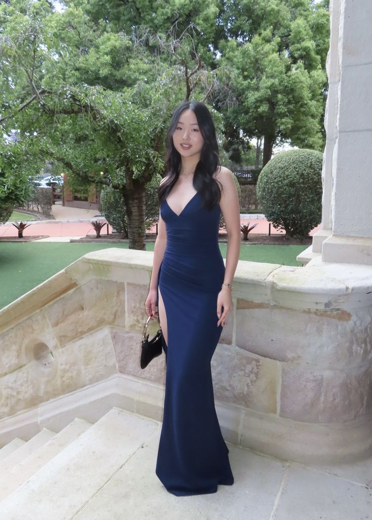 Elegantes Meerjungfrauen-Kleid mit Spaghettiträgern in Marineblau für Teenager – perfekt für Abschlussball oder formelle Anlässe (N1106)