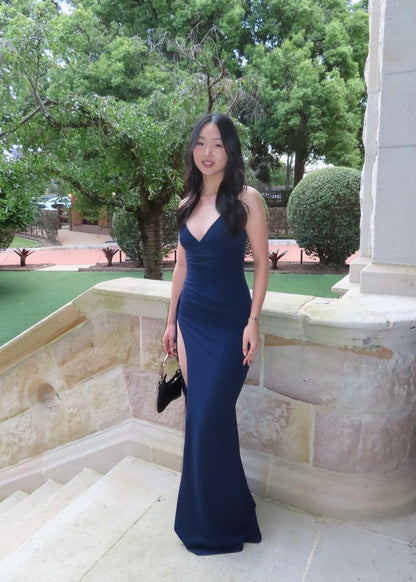 Elegantes Meerjungfrauen-Kleid mit Spaghettiträgern in Marineblau für Teenager – perfekt für Abschlussball oder formelle Anlässe (N1106)