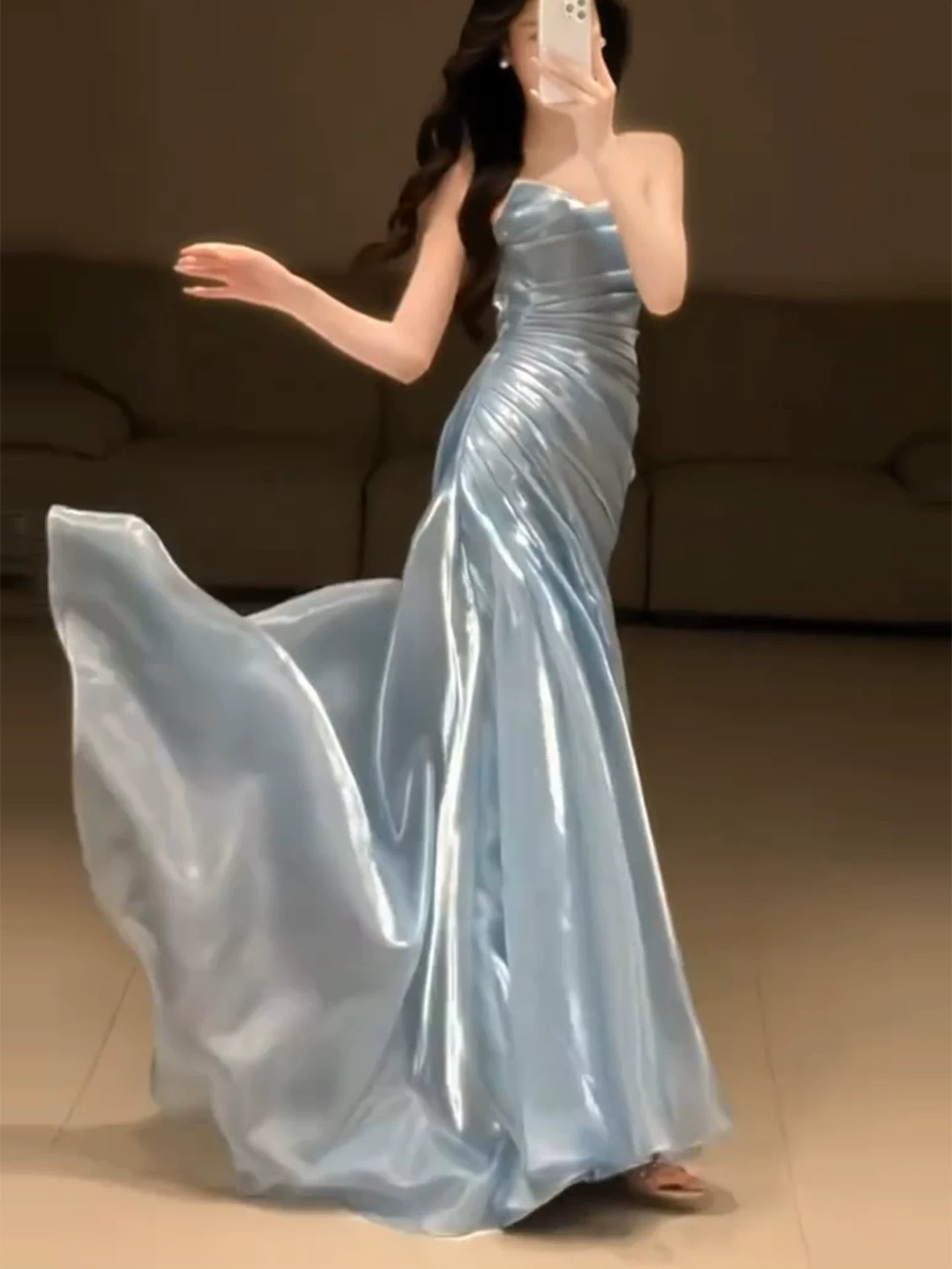 Robe de bal sirène sans bretelles bleu clair à paillettes, inspiration pour une longue soirée, tenue pour un 18e anniversaire AB2219