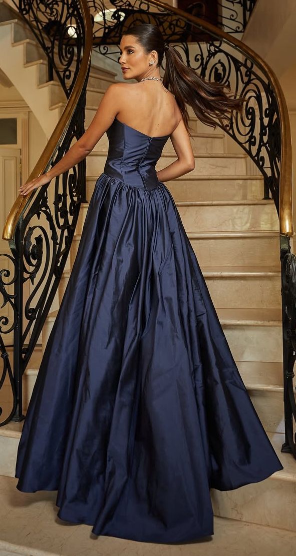 Chic Ball Gown Strapless Royal Blue Satin Prom Dresses Long for Women Formal Evening Gowns AB177