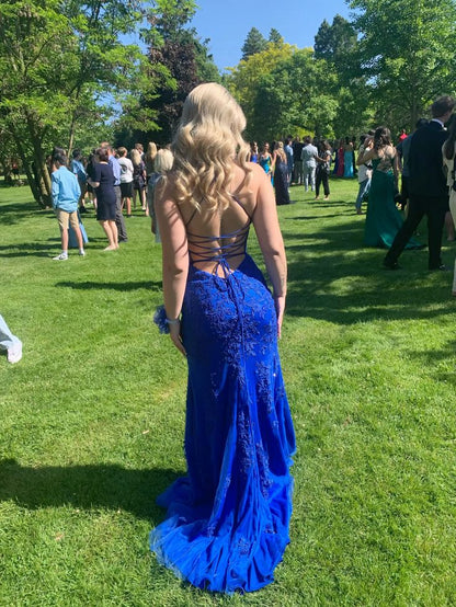 Robe de soirée longue sirène sans bretelles en dentelle bleu roi scintillante avec appliques AB739