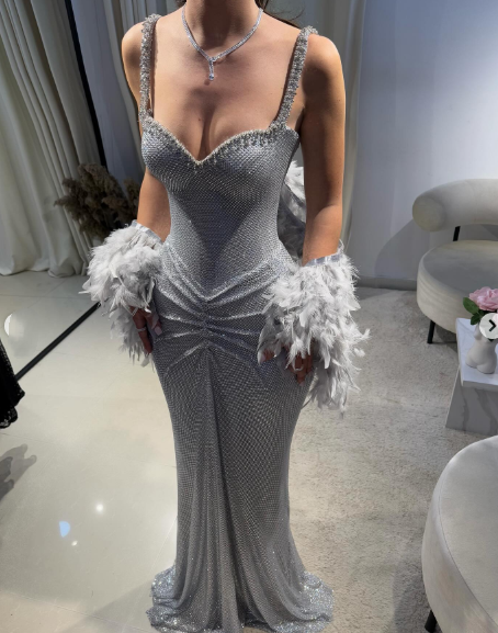 Robe de bal longue bleu marine à fines bretelles et sequins, style sirène, idéale pour une soirée, un 19e anniversaire ou une remise de diplôme (N881)