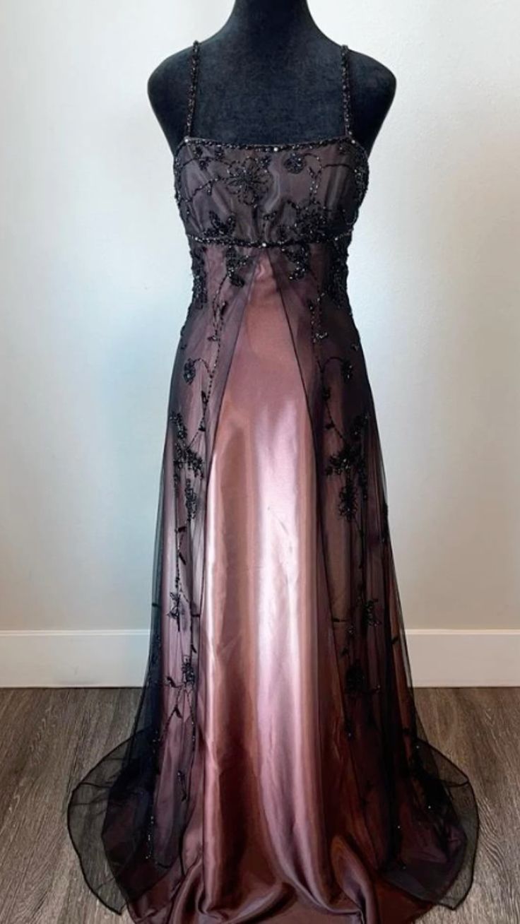 Robe de bal longue vintage en satin rose à bretelles spaghetti et corsage orné de perles, coupe trapèze, référence N539