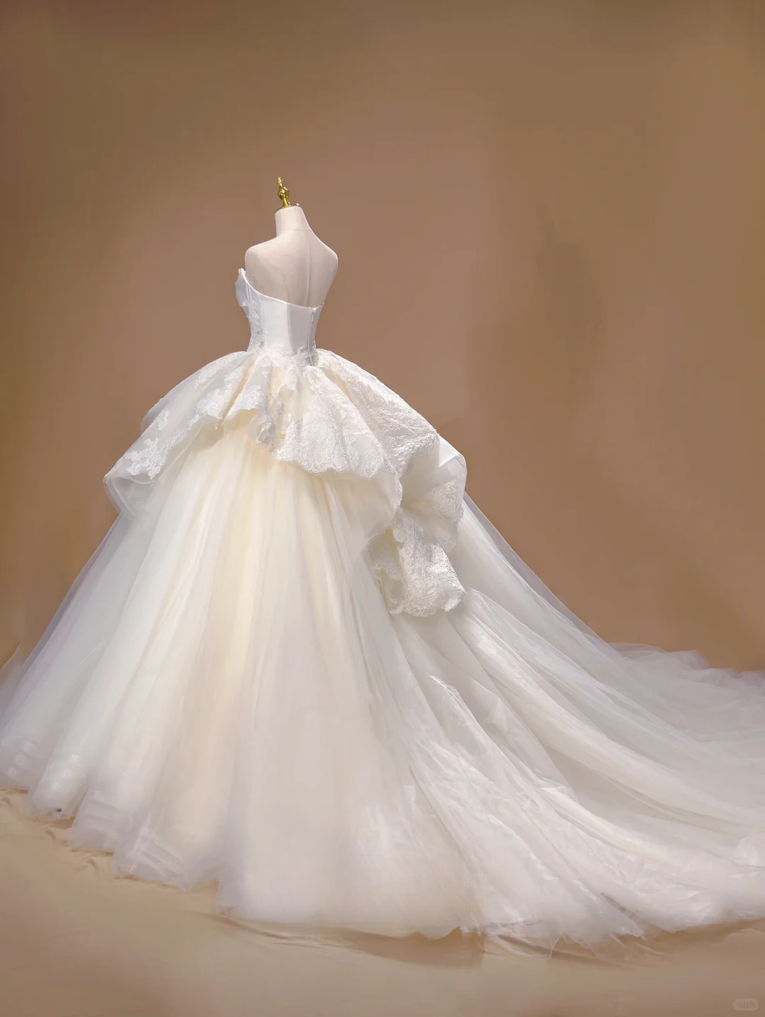 Princess Ball Gown Strapless Satin Sleeveless Long Wedding Dress Beautiful Formal Cute Wedding Dresses DH2805
