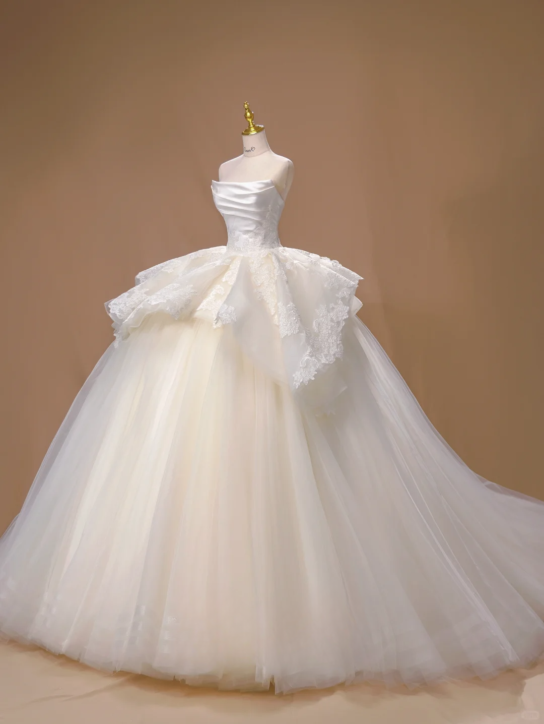 Princess Ball Gown Strapless Satin Sleeveless Long Wedding Dress Beautiful Formal Cute Wedding Dresses DH2805