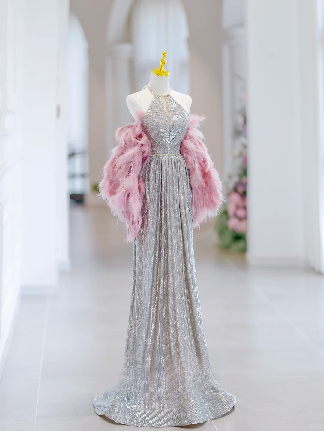 Robe de bal élégante à col licou et paillettes argentées, longue et scintillante, longueur au sol, inspiration robes de bal B85