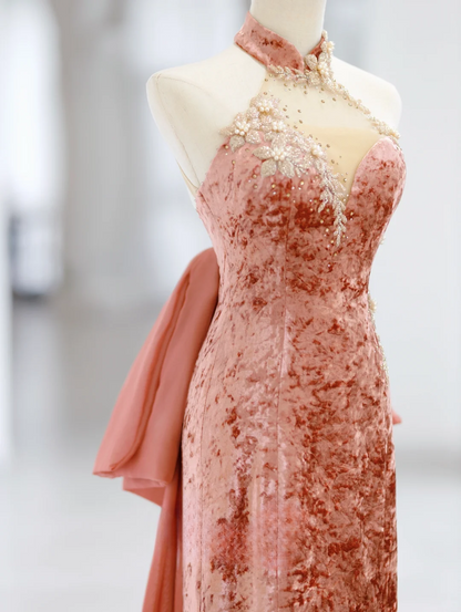 Elegantes A-Linie Neckholder Samt Rosa Schlitz Langes Bodenlanges Ballkleid Inspiration Lange Ballkleider DH2808