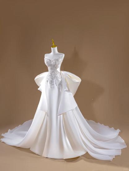 Dreamy Mermaid Sweetheart White Silver Appliques Satin Long Wedding Dress Beautiful Formal Wedding Dresses DH2820