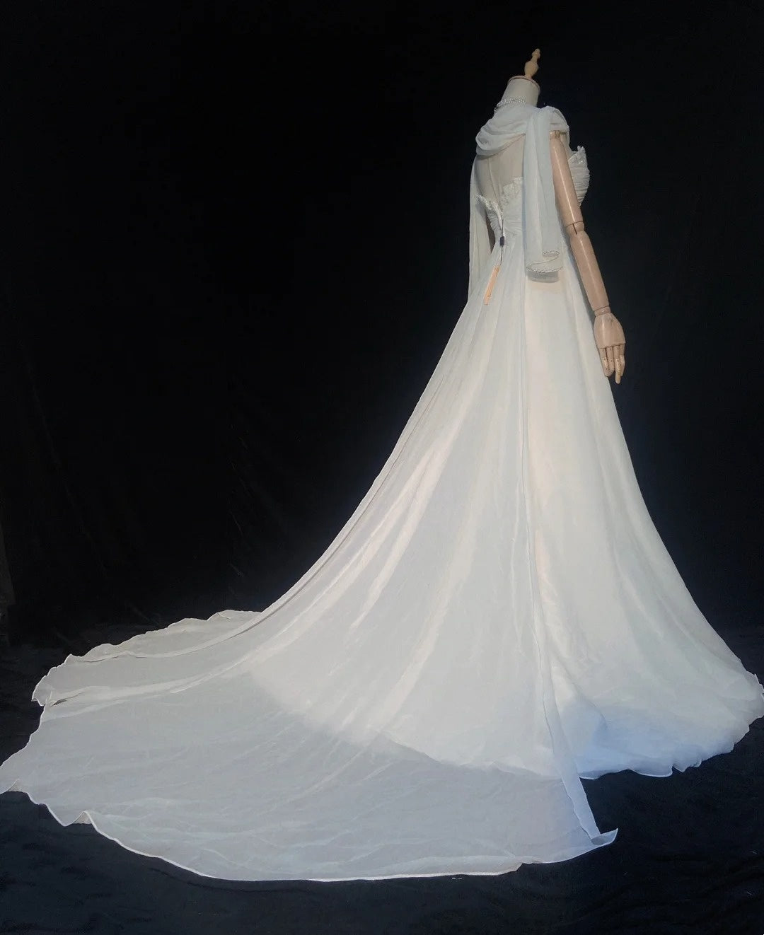 Robes de mariée uniques Ligne A Bustier Cœur Bohème en Mousseline avec Écharpe Robe de Mariée Longue Blanche N3397
