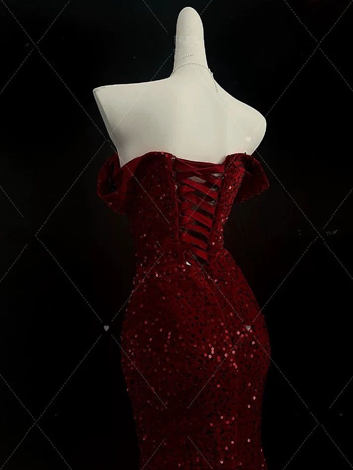 Robe de soirée longue rouge à sequins, décolleté cœur et fente sirène élégante, référence AB130
