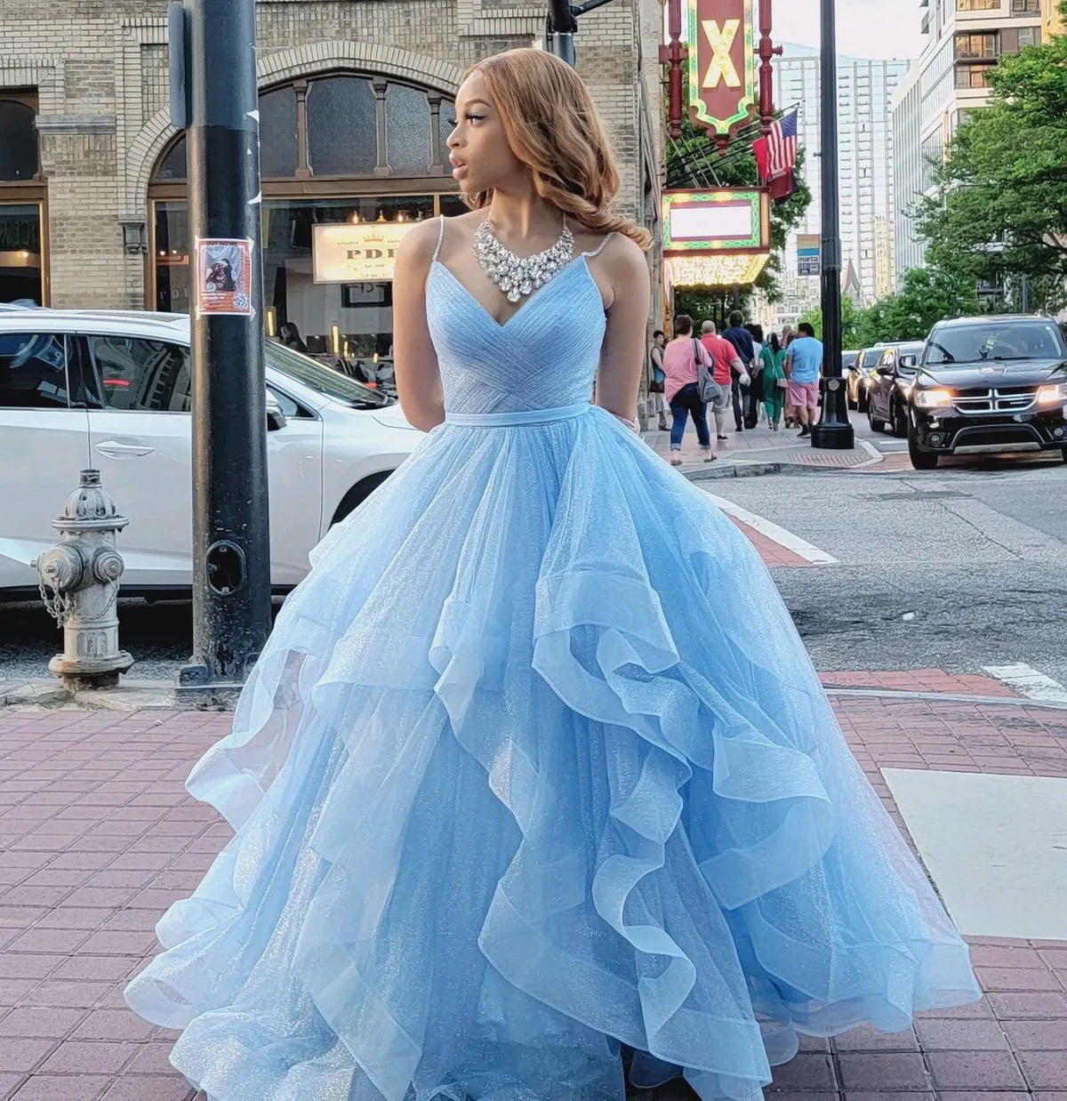 Robe de bal sexy à fines bretelles en tulle bleu clair, inspiration robe de bal, robe de princesse pour une fête d'anniversaire ou une remise de diplôme B380