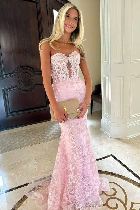 Robe de bal longue trompette à décolleté en cœur et application de dentelle - Inspiration pour une tenue de soirée N248