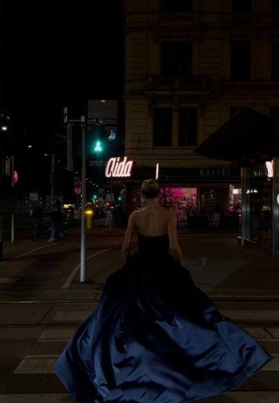 Robe de bal sexy bustier bleu marine en satin, coupe trapèze, avec gants, robe de soirée AB1075
