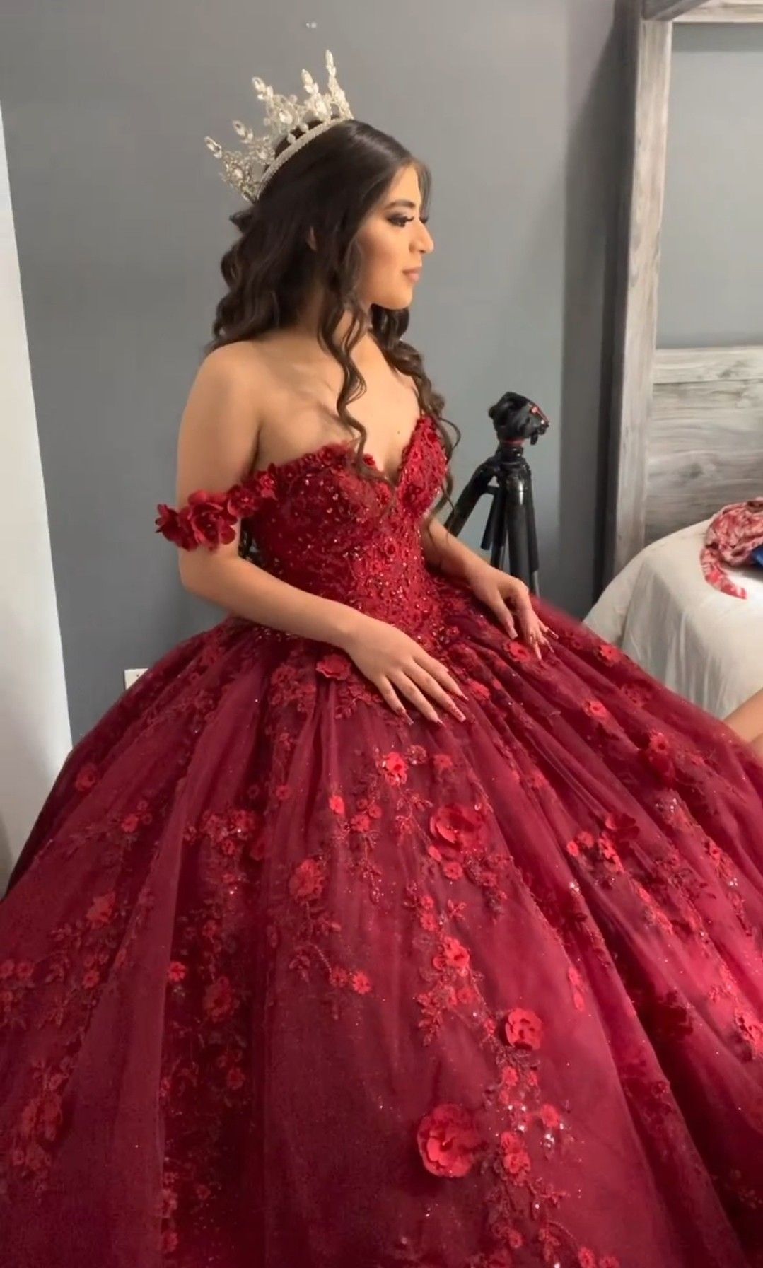 Robe de bal bordeaux ravissante à épaules dénudées, robe de quinceañera fleurie, robe de luxe pour anniversaire (15-16 ans), AB1813