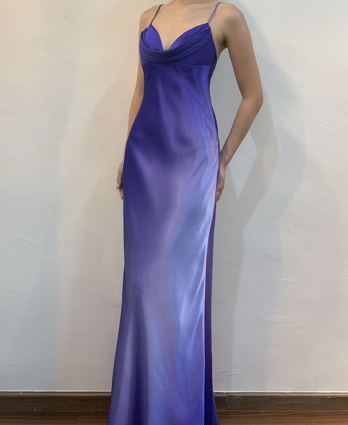 Modeste Robe de Bal Longue Sans Manches à Bretelles Fines et Dégradé de Couleurs Raisin pour Femmes N4178