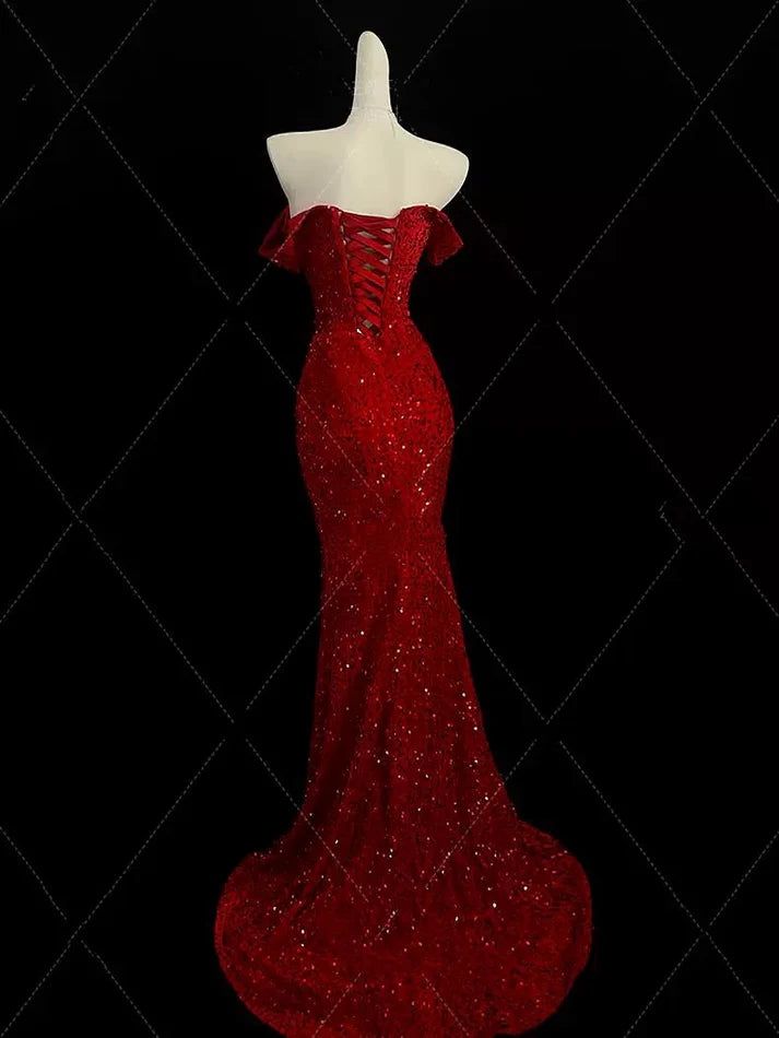 Robe de soirée longue rouge à sequins, décolleté cœur et fente sirène élégante, référence AB130